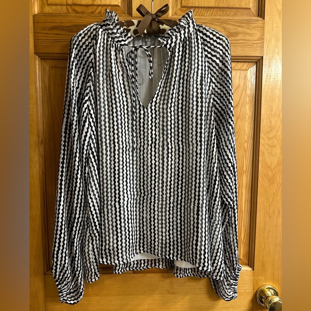 Chic Black and White Women's Blouse